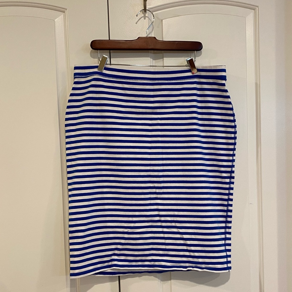 Old Navy White & Blue Stretchy Pencil Skirt
